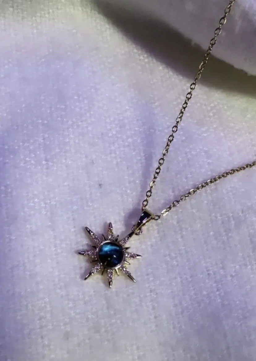 Delicate chain necklace